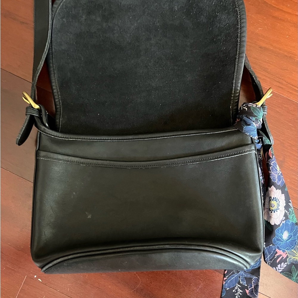 Vintaged Coach leather purse, great used condition - Picture 2 of 5